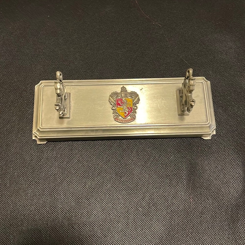 Harry Potter Hogwarts Wand Stand Die-Cast Metal Warner Bros Noble Co